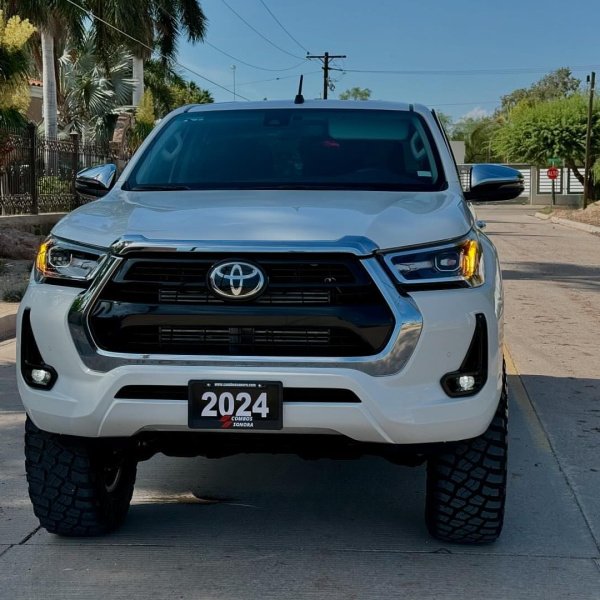 🚗 HILUX SRV 2024 ou R$ 290.000 no PIX! 💸